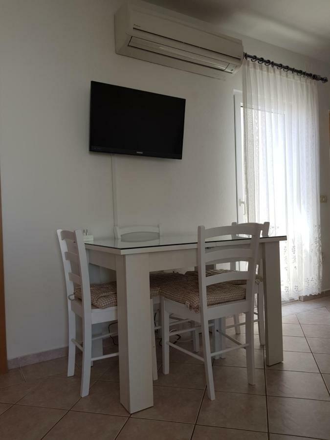 Apartments Marijeta Vir Exterior photo