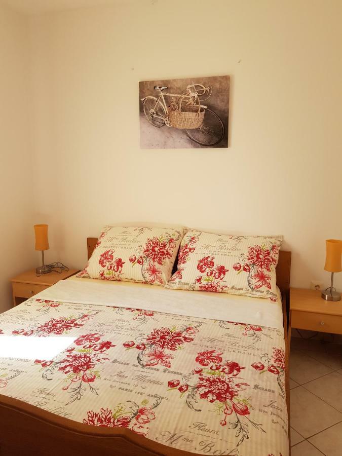 Apartments Marijeta Vir Exterior photo
