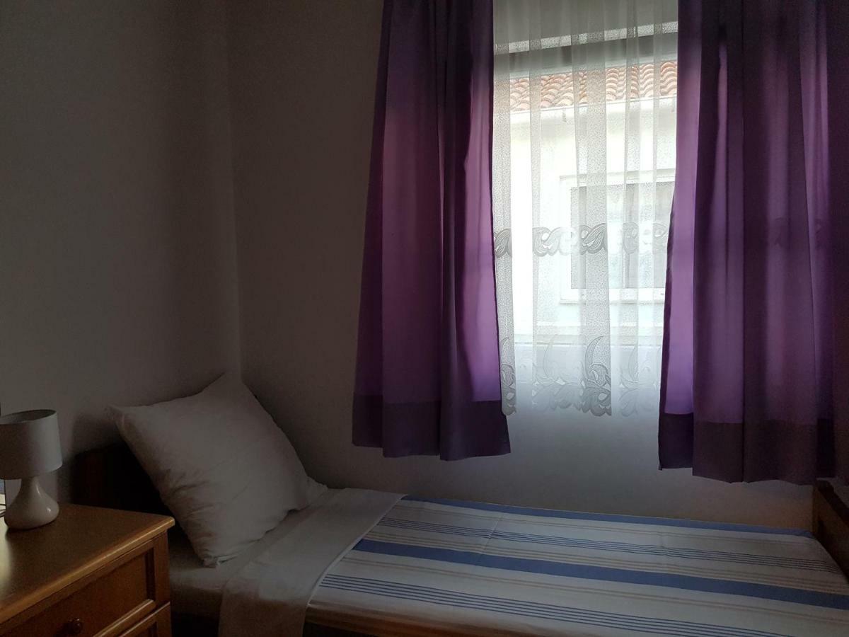 Apartments Marijeta Vir Exterior photo