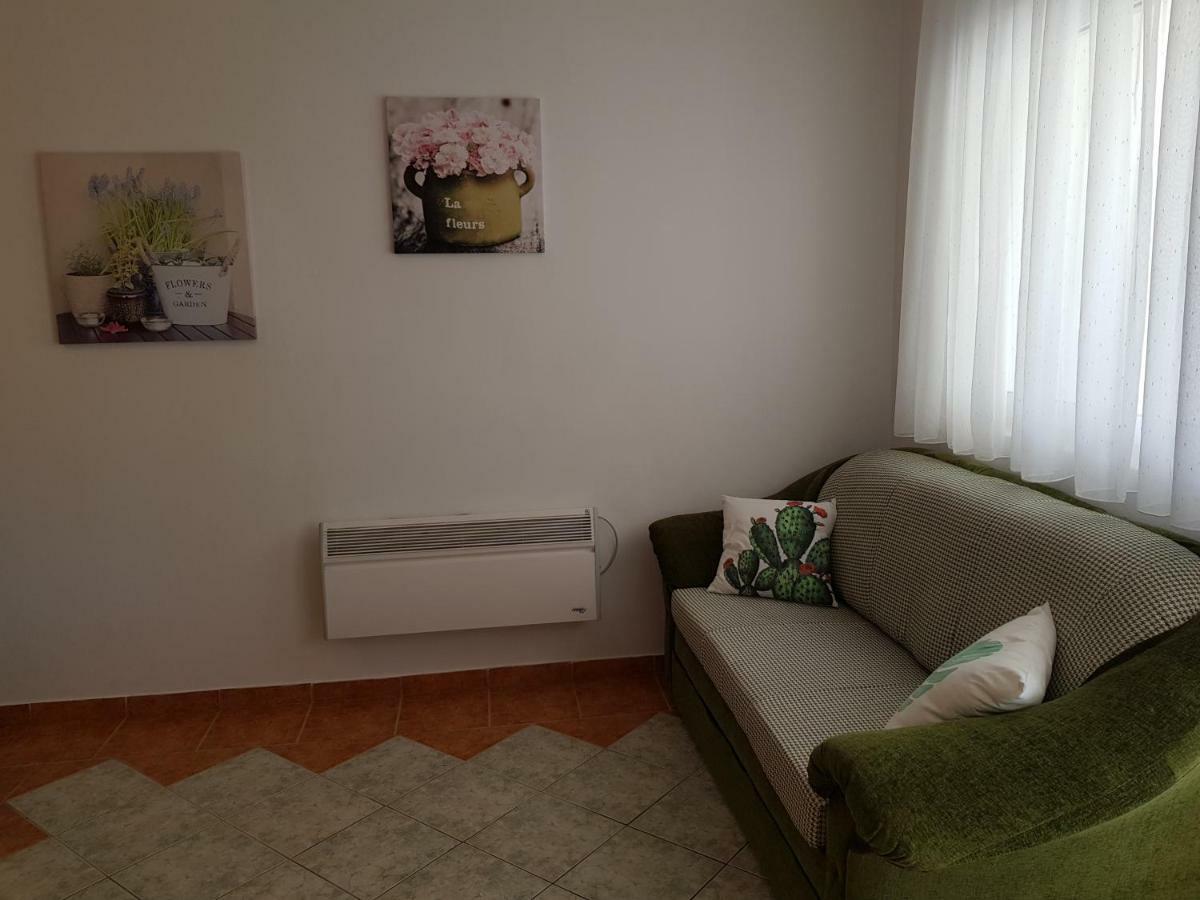 Apartments Marijeta Vir Exterior photo